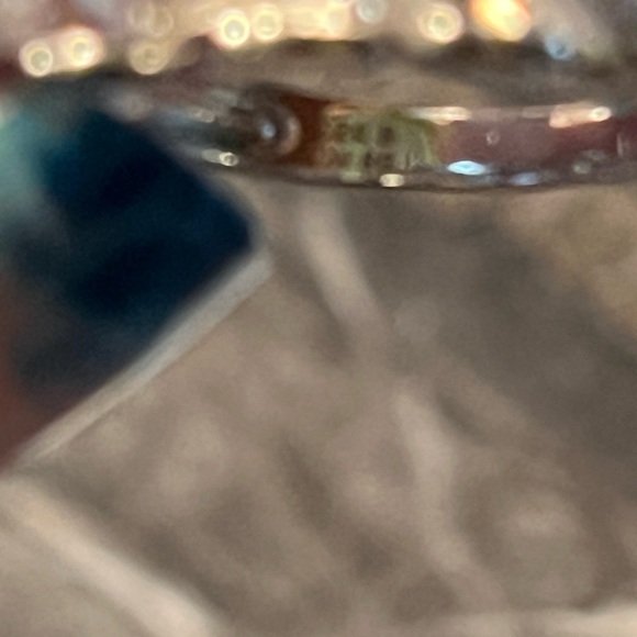 Beautiful ring - Picture 5 of 5